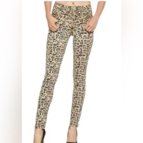 Almost Famous Mid rise stretch skinny leopard print cotton spandex denim… - Picture 2 of 9